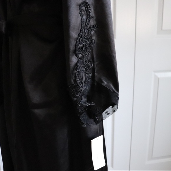Flora by Flora Nikrooz Black Satin Stella Robe - Picture 4 of 13